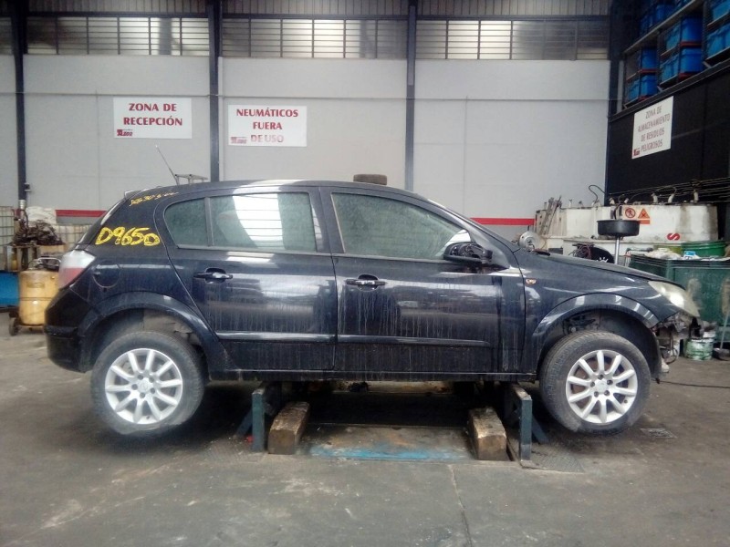 opel astra h berlina del año 2004