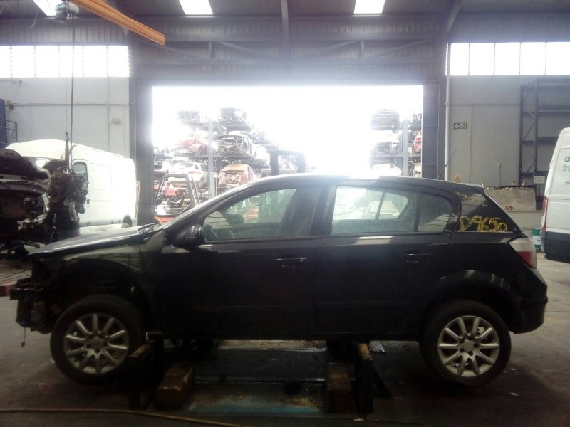 opel astra h berlina del año 2004