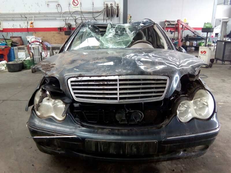 mercedes-benz clase c (w203) berlina del año 2003