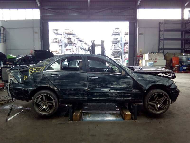 mercedes-benz clase c (w203) berlina del año 2003