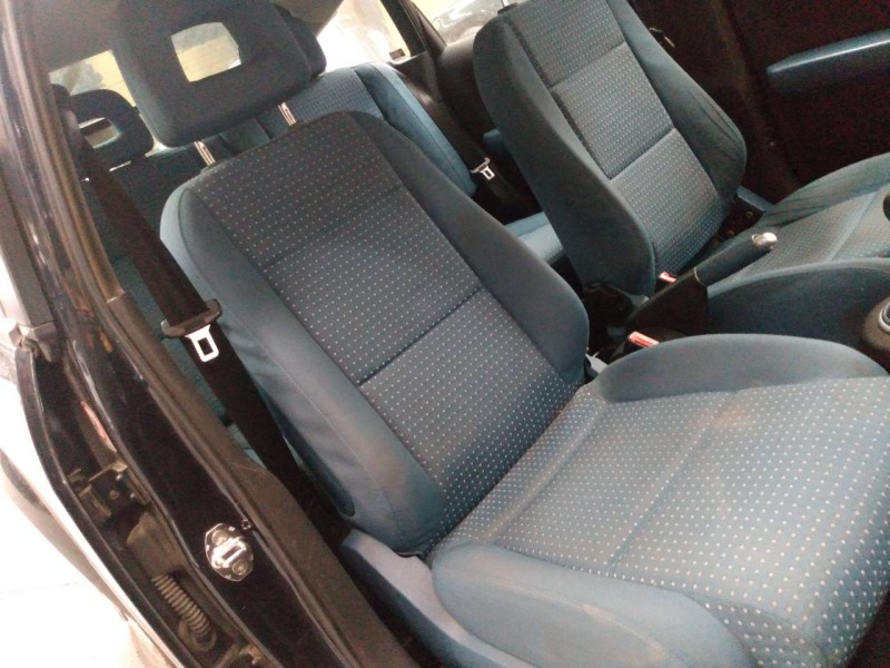 audi a2 (8z) del año 2002