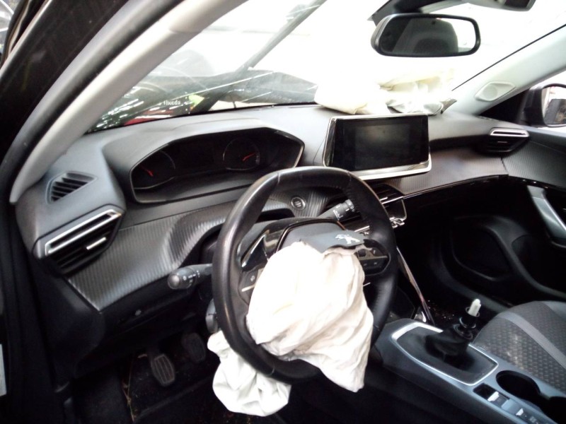 peugeot 2008 (p1) del año 2020