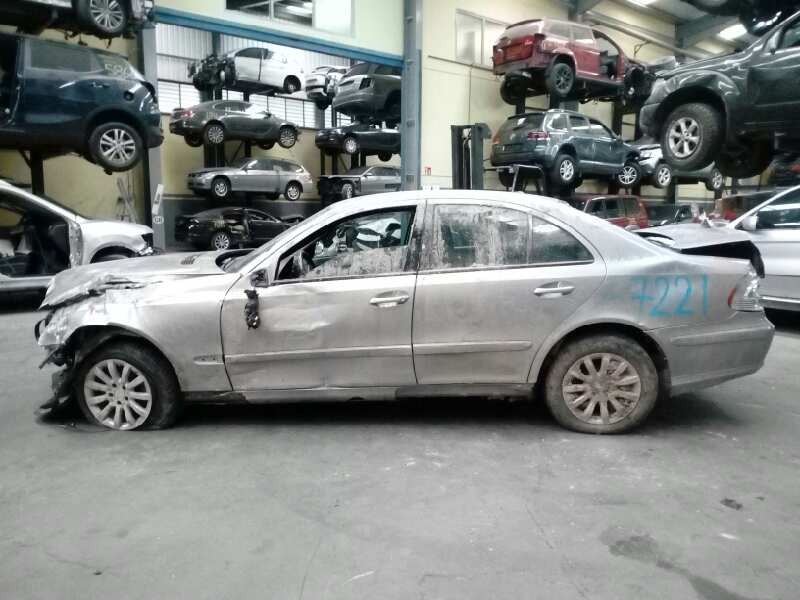 mercedes-benz clase e (w211) berlina del año 2006
