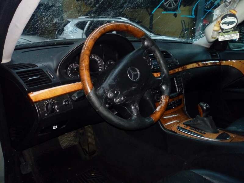 mercedes-benz clase e (w211) berlina del año 2006