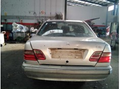 mercedes-benz clase e (w210) berlina diesel del año 2000 2