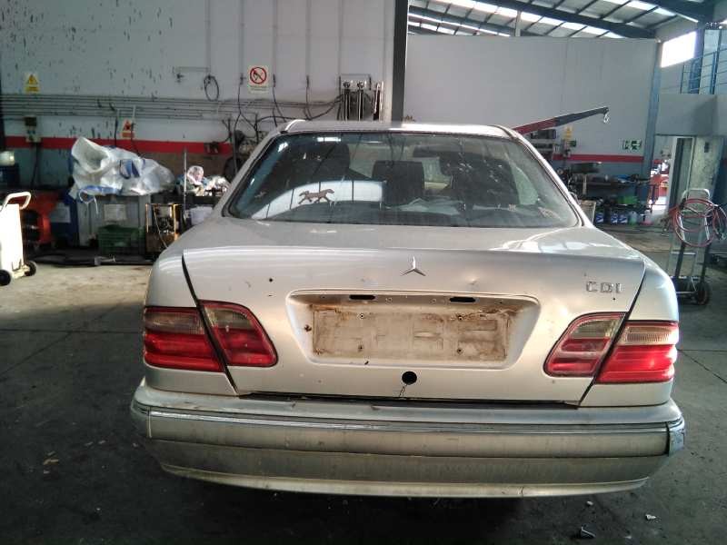 mercedes-benz clase e (w210) berlina diesel del año 2000