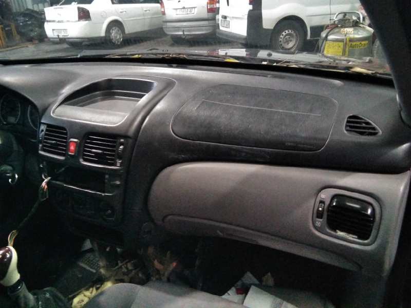 nissan almera (n16/e) del año 2004