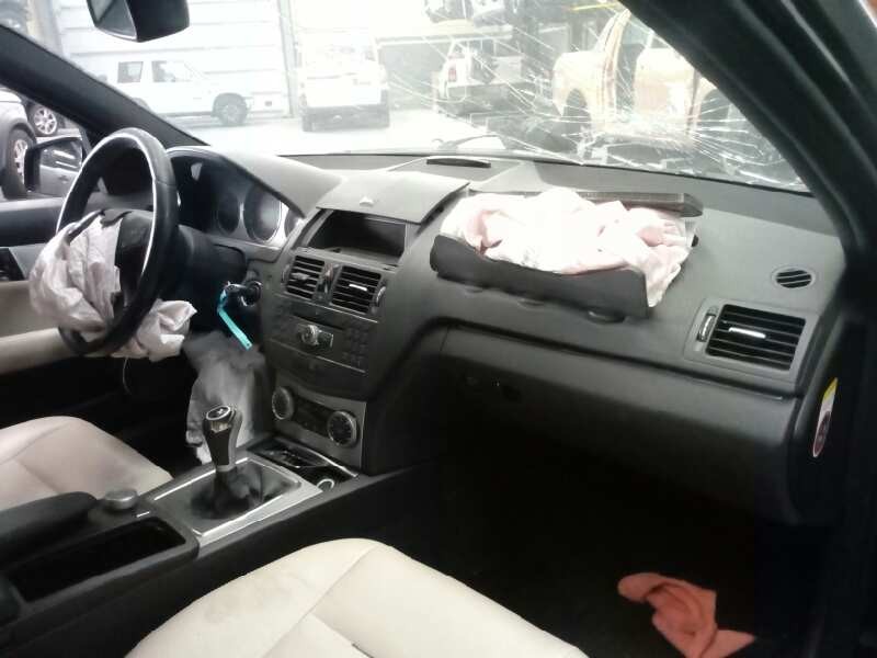 mercedes-benz clase c (w204) berlina del año 2008
