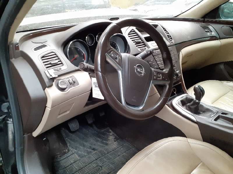 opel insignia berlina del año 2008