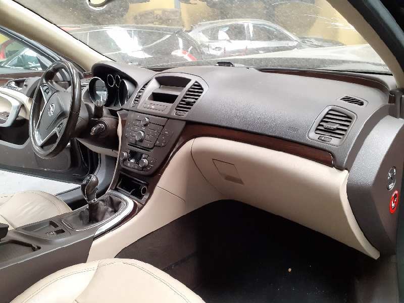 opel insignia berlina del año 2008