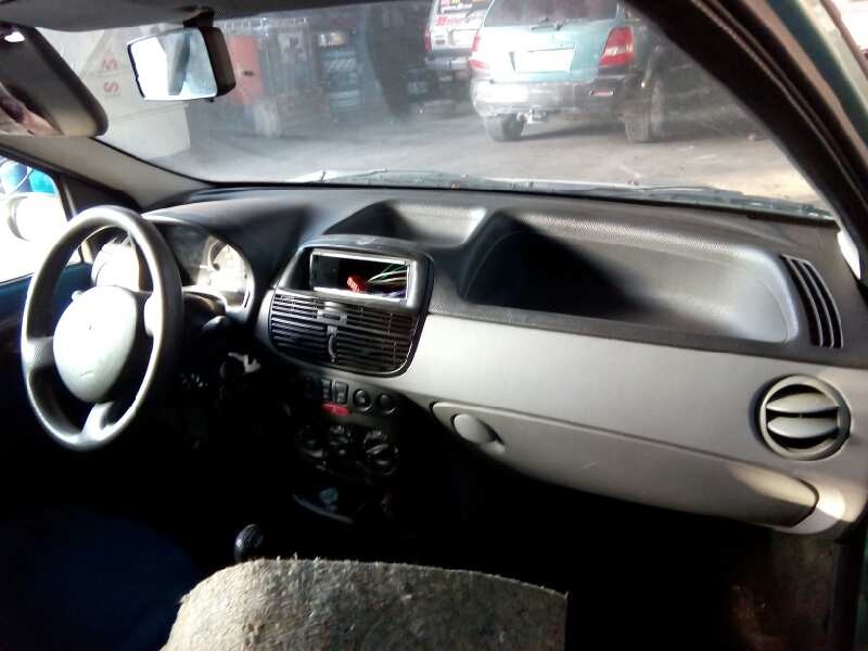 fiat punto berlina (188) del año 2000