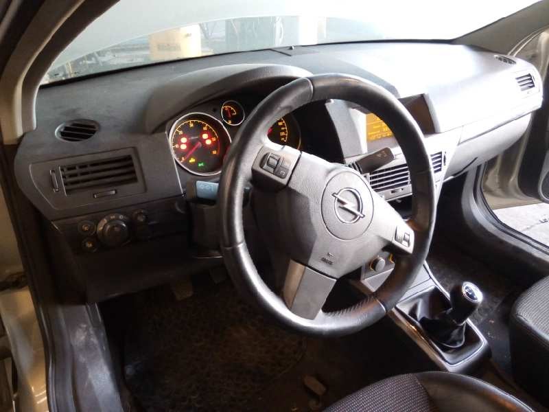 opel astra gtc del año 2005