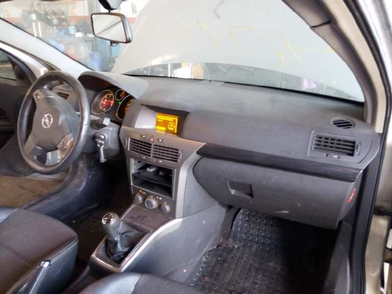 opel astra gtc del año 2005