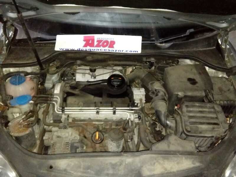 volkswagen golf v berlina (1k1) del año 2003