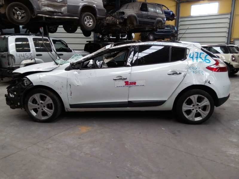 renault megane iii berlina 5 p del año 2009