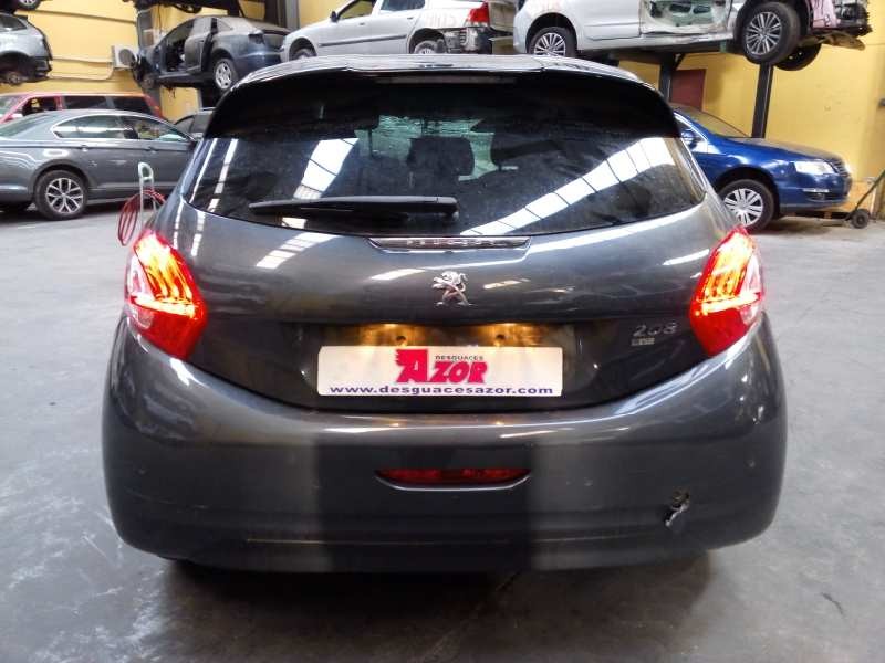 peugeot 208 del año 2015