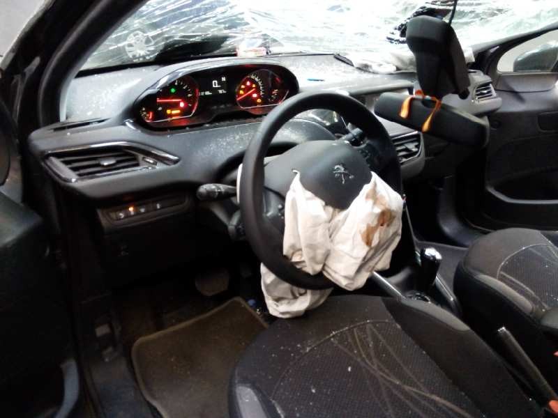 peugeot 208 del año 2015