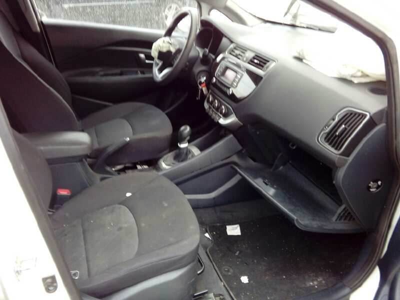 kia rio del año 2014