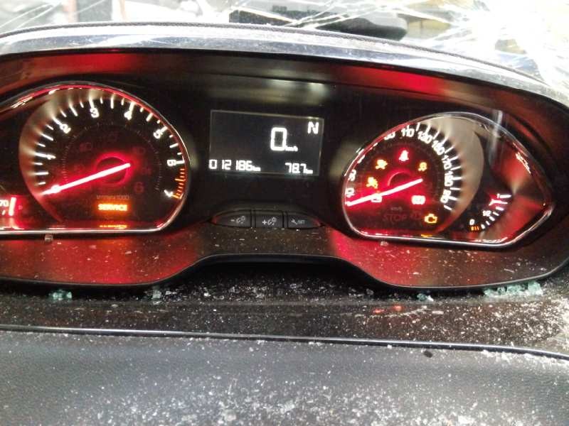 peugeot 208 del año 2015