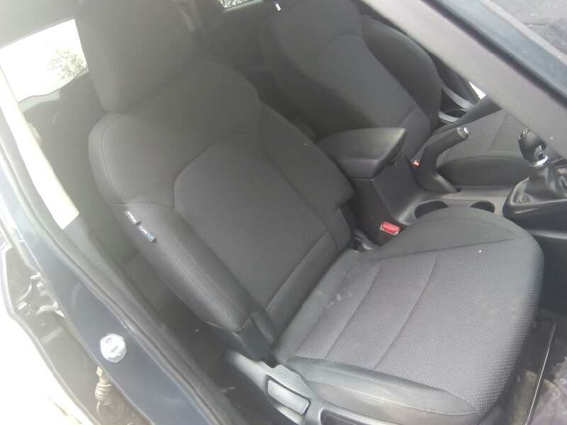 kia carens ( ) del año 2016