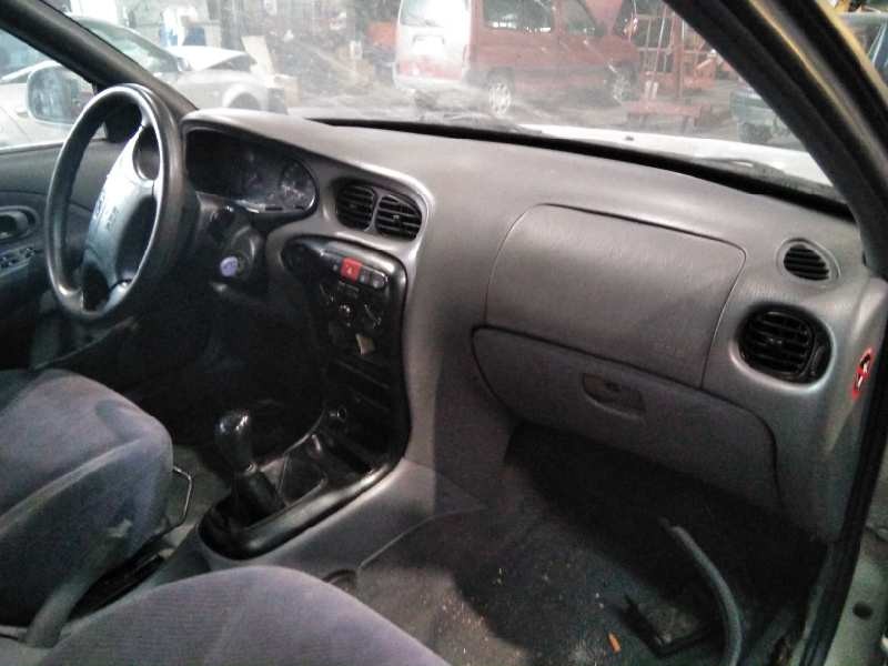 hyundai lantra berlina (rd) del año 1999