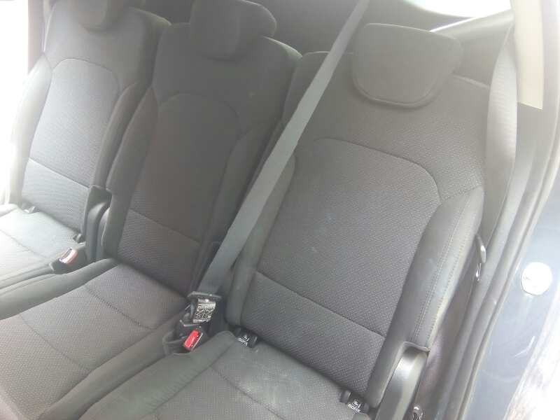 kia carens ( ) del año 2016