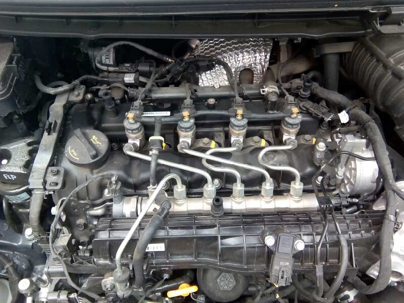 kia carens ( ) del año 2016