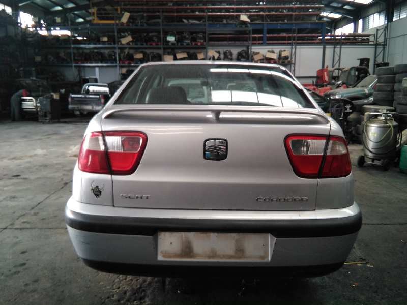 seat cordoba berlina (6k2) del año 2001