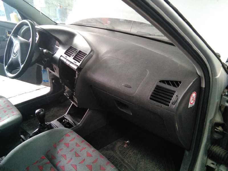 seat cordoba berlina (6k2) del año 2001