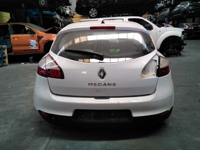 renault megane iii berlina 5 p del año 2015