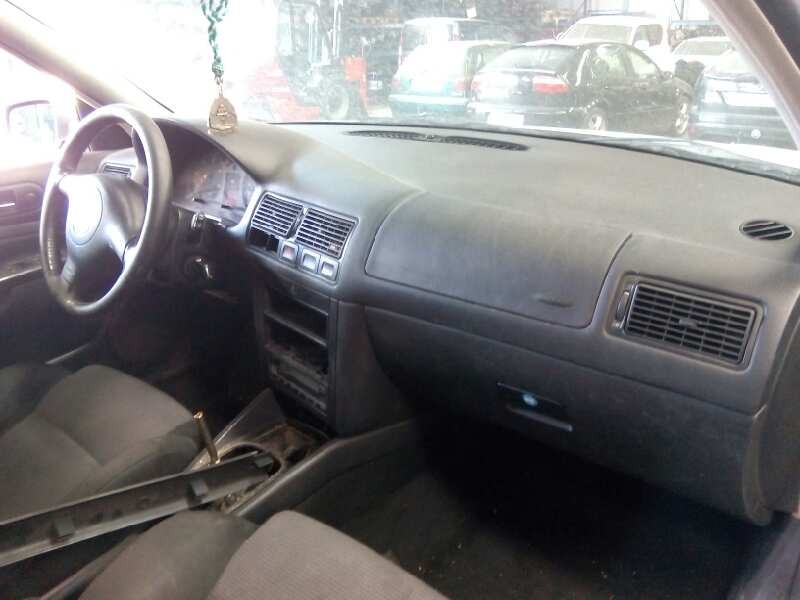 volkswagen golf iv berlina (1j1) del año 2001