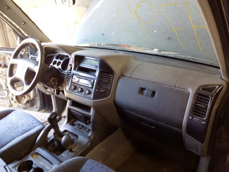 mitsubishi montero (v60/v70) del año 2001