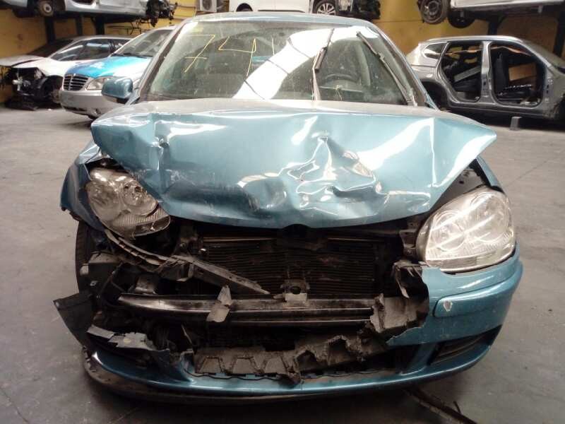 volkswagen golf v berlina (1k1) del año 2006