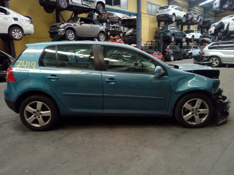 volkswagen golf v berlina (1k1) del año 2006