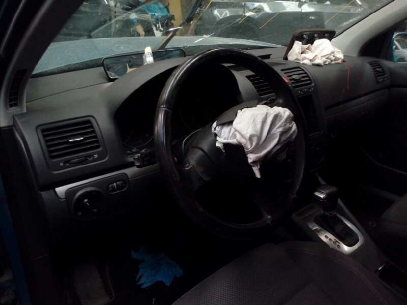 volkswagen golf v berlina (1k1) del año 2006