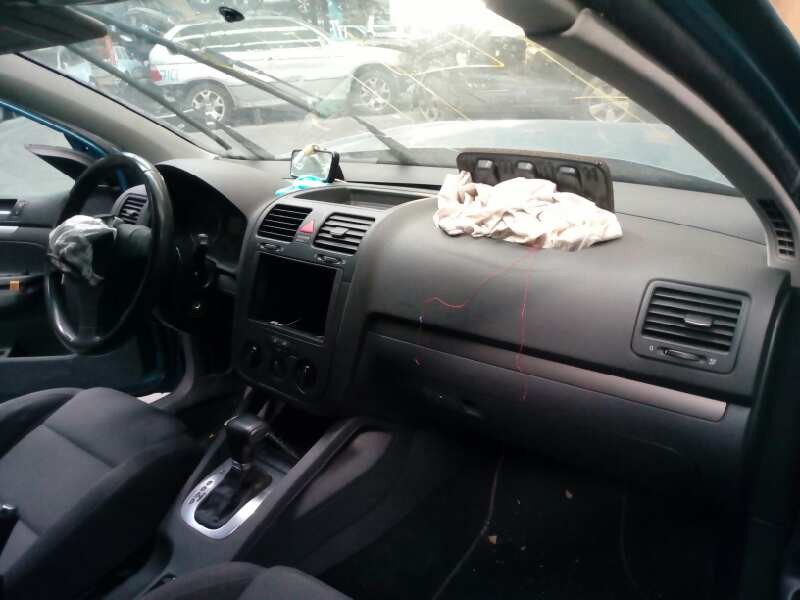 volkswagen golf v berlina (1k1) del año 2006