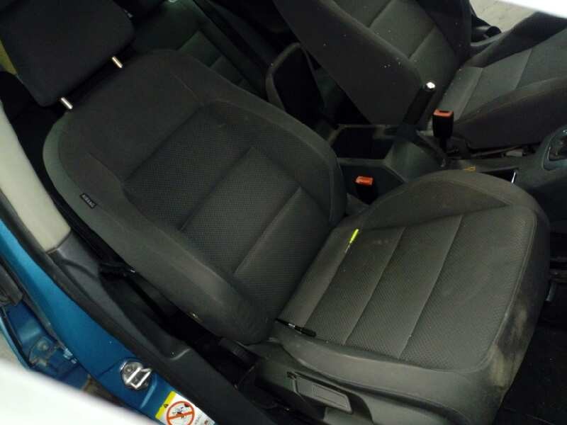 volkswagen golf v berlina (1k1) del año 2006
