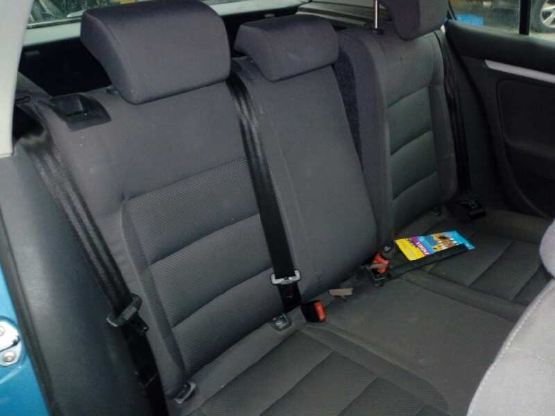 volkswagen golf v berlina (1k1) del año 2006