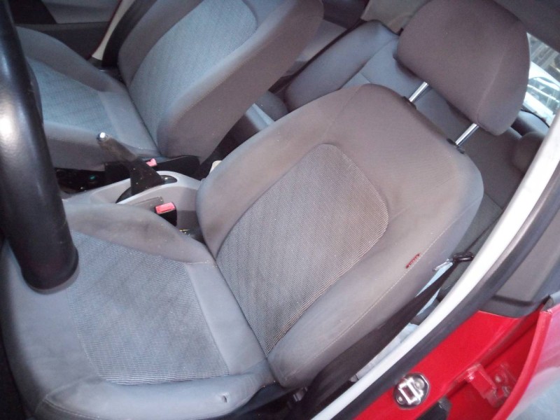 seat ibiza (6j5) del año 2010