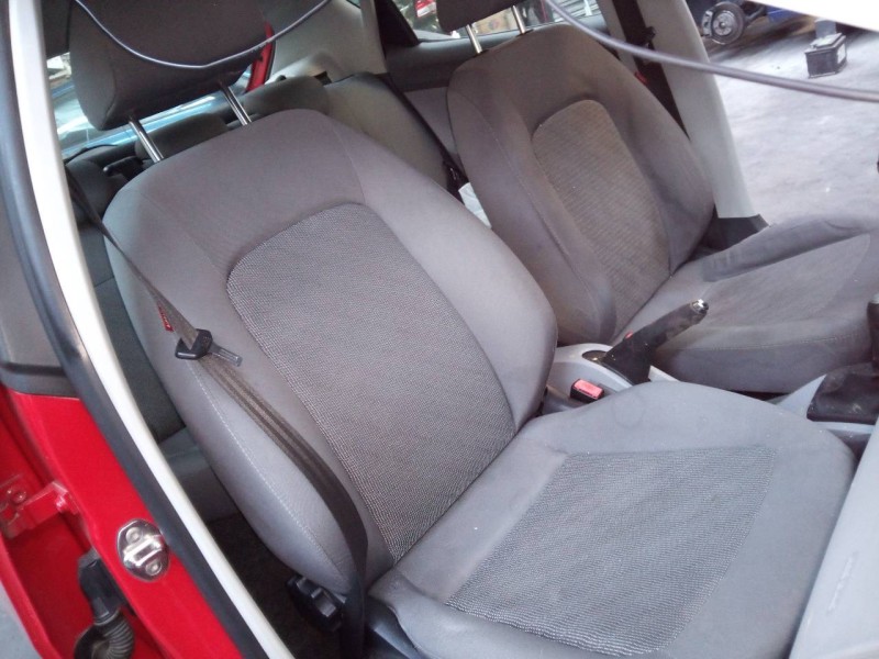 seat ibiza (6j5) del año 2010