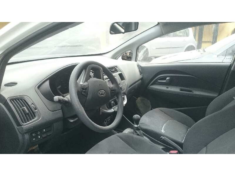 kia rio del año 2012