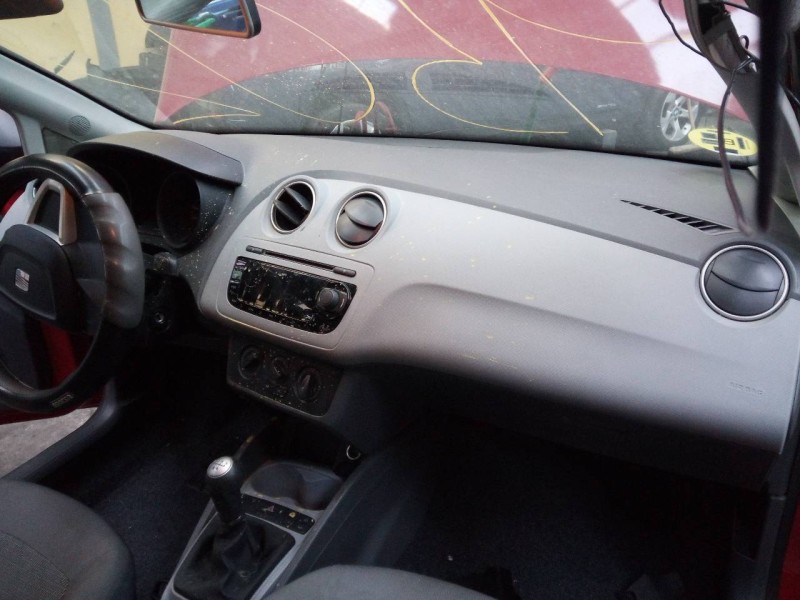 seat ibiza (6j5) del año 2010