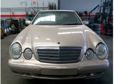 mercedes-benz clase e (w210) berlina diesel del año 2000 2
