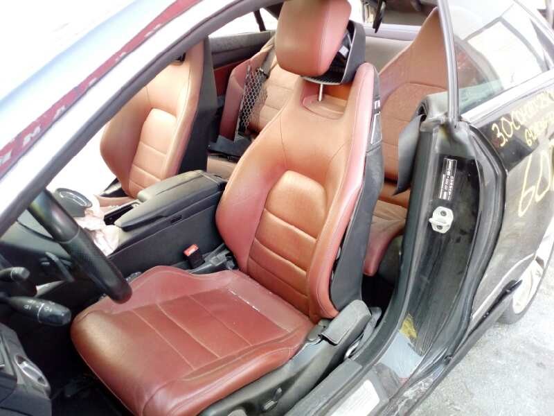 mercedes-benz clase clk (w207) coupe del año 2011