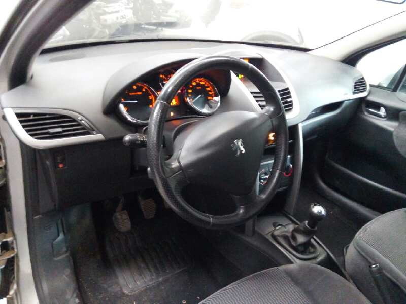 peugeot 207 del año 2006