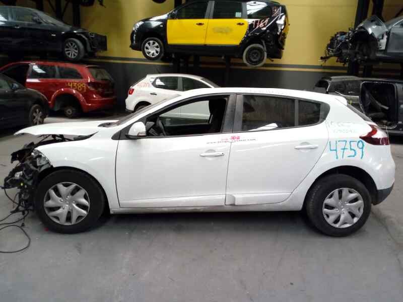 renault megane iii berlina 5 p del año 2015