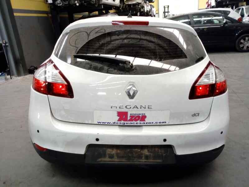 renault megane iii berlina 5 p del año 2015