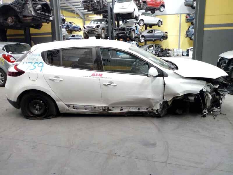 renault megane iii berlina 5 p del año 2015