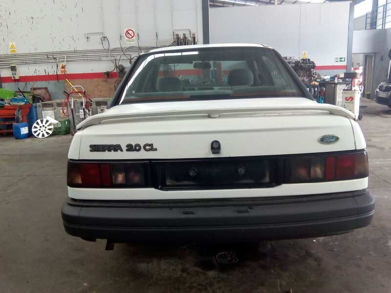 ford sierra berlina del año 1990