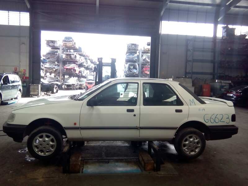 ford sierra berlina del año 1990